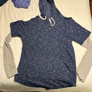 EUC Mens Short Sleeve Sweatshirt with gray extended Sleeves